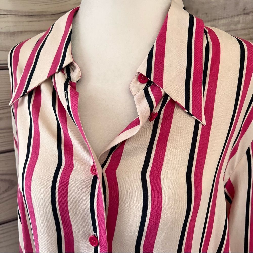 Gloria Vanderbilt Cream & Pink Silk Button Down Shirt - Picture 2 of 5